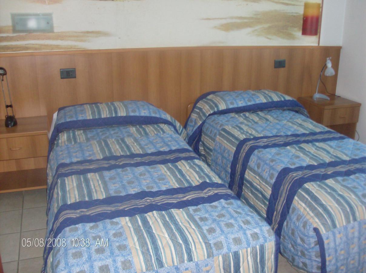 Borromeo Residenze Service s.a.s Peschiera Borromeo Exterior foto